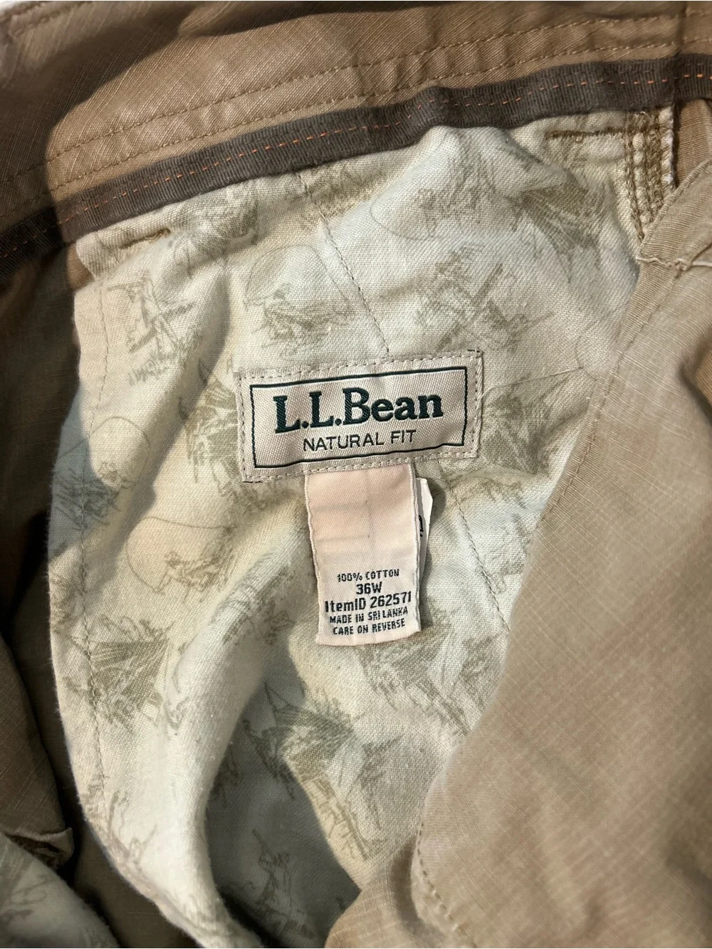 L.L.Bean Natural Fit Khaki Cargo Shorts Men’s 36W Tan Outdoor Utility